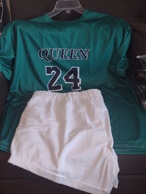 Queen Outfit With Earrings New